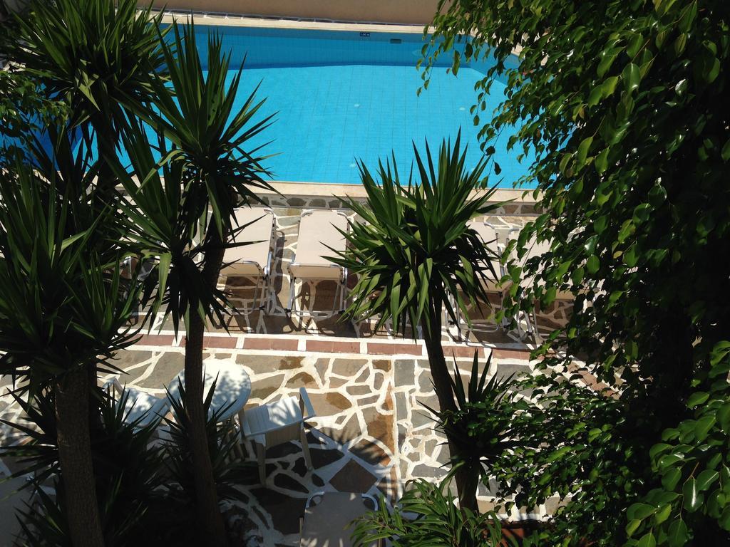 Blue Island Hotel แอร์ซอนิสซอส ภายนอก รูปภาพ